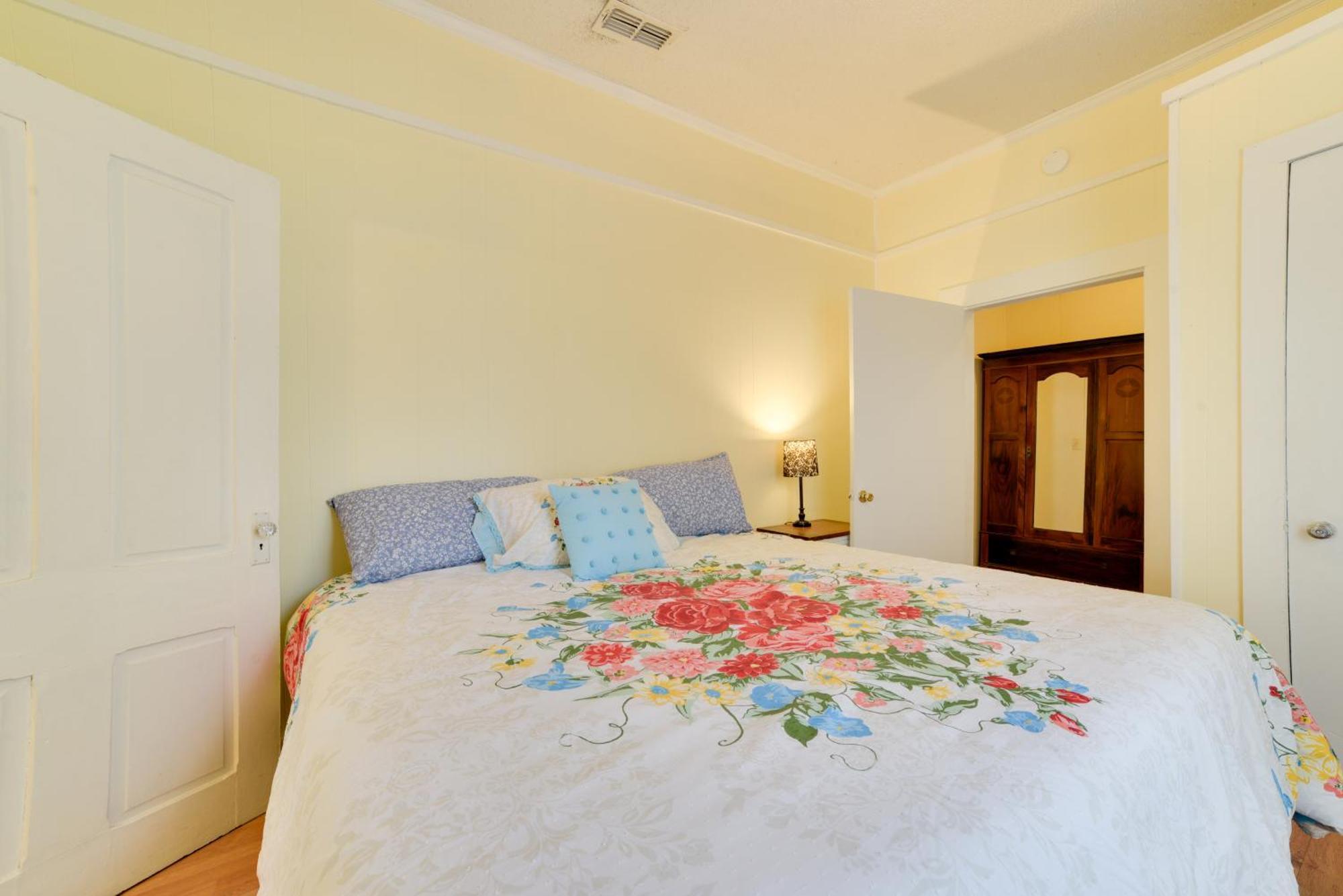 Cozy Thomasville Cottage - Walk To Downtown! Exterior photo