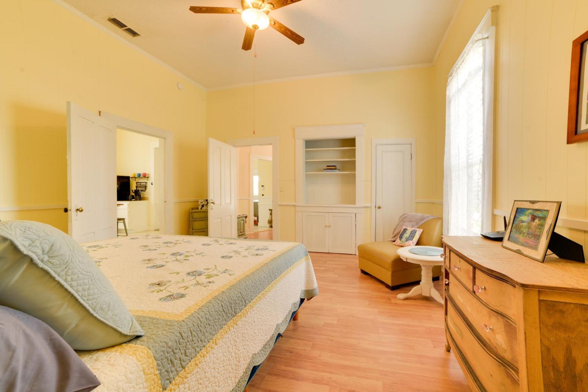 Cozy Thomasville Cottage - Walk To Downtown! Exterior photo
