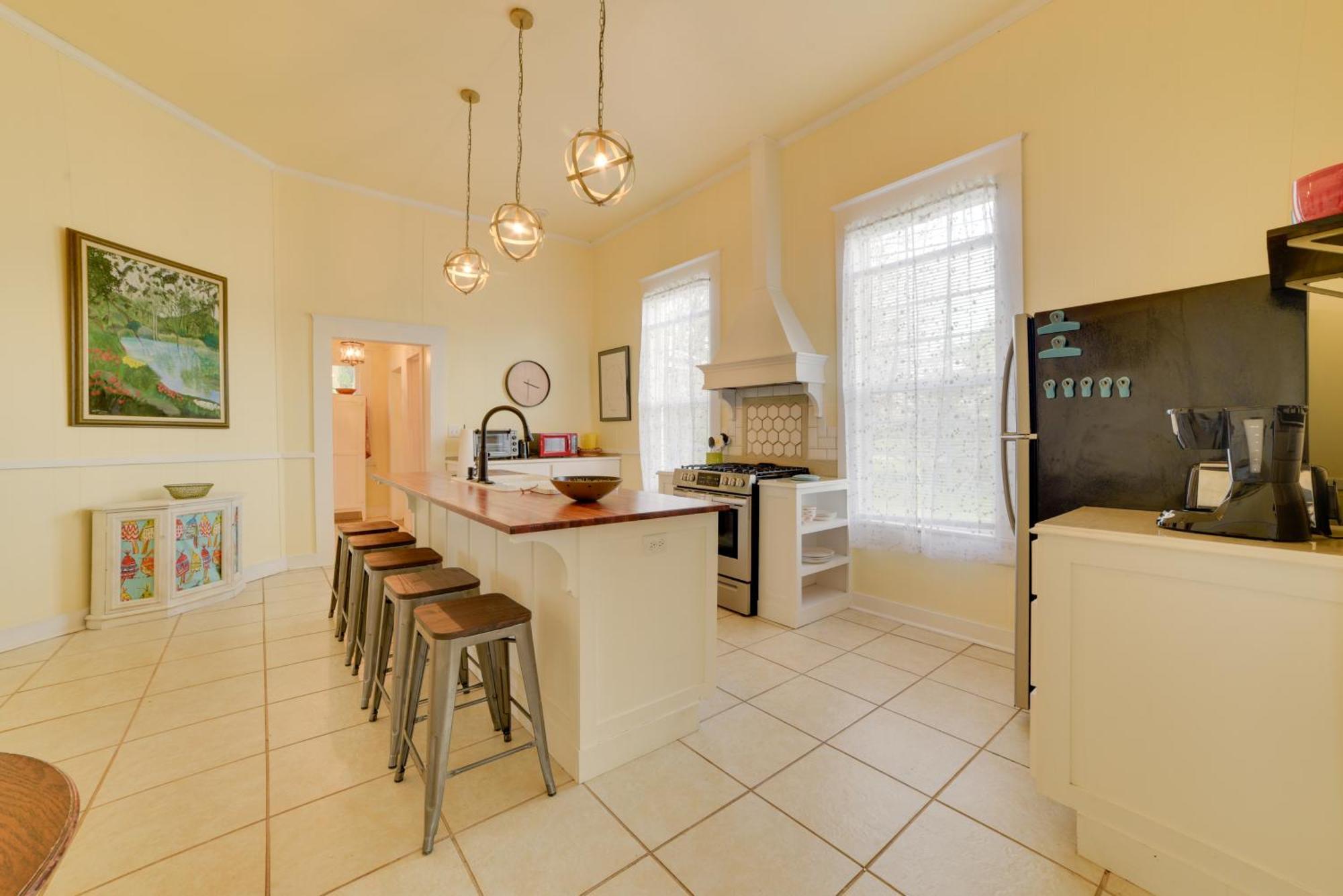 Cozy Thomasville Cottage - Walk To Downtown! Exterior photo